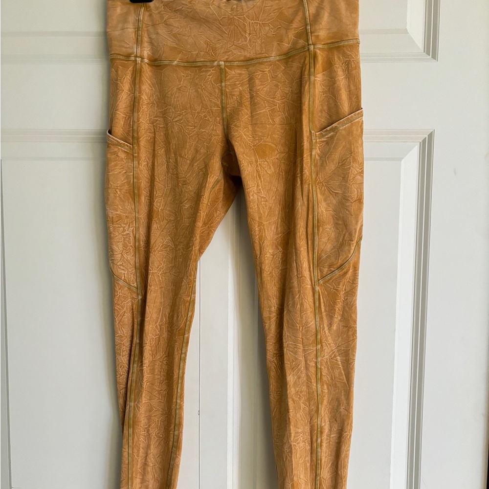 Lululemon Fast and Free 28” tights, size 8